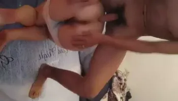 小杰撩妹约草涉世未深的00后小嫩妹清秀乖巧带到出租屋无套啪啪特写粉嫩鲍鱼翘臀