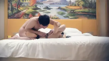 约战小柳岩，模特身材大胸粉嫩，00后清纯乖巧又听话【精华版】-高清原版无水印