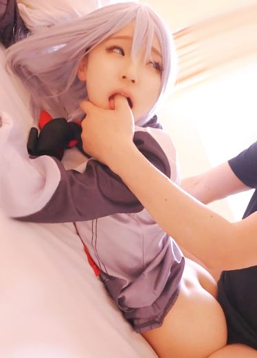 小日本果然cos有一套，特下饭中出！ yVu